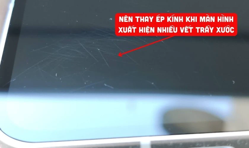 Dấu hiệu n&agrave;o bạn cần thay &eacute;p k&iacute;nh Xiaomi Redmi Note 13 5G?