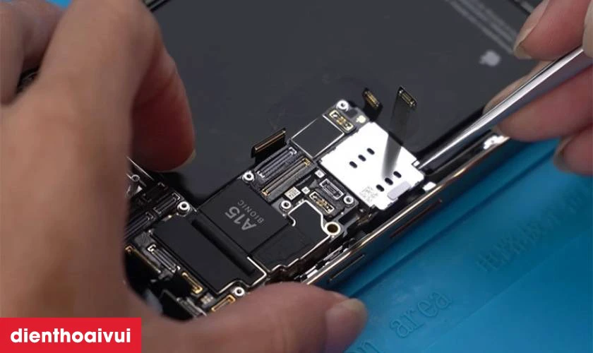 Nguy&ecirc;n nh&acirc;n iPhone 13 Pro bị hư IC nguồn