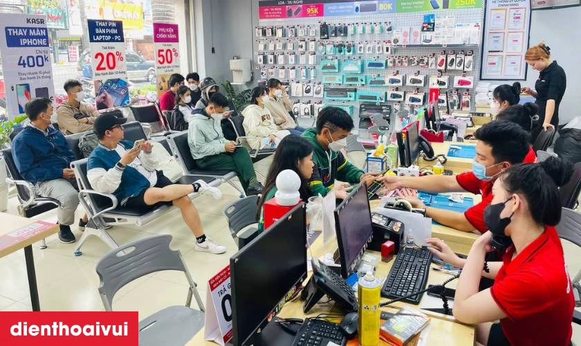 Dịch vụ thay IC nguồn iPhone 14 uy t&iacute;n tại Điện Thoại Vui