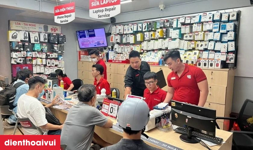 Quy trình thay IC nguồn iPhone 15 tại Điện Thoại Vui