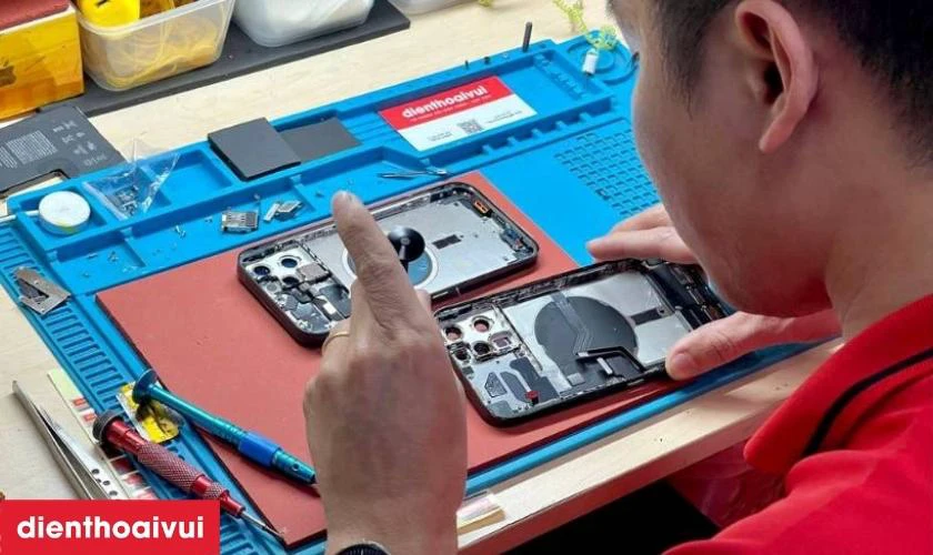 Quy trình thay IC nguồn iPhone tại Điện Thoại Vui