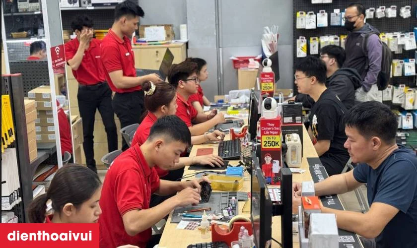 Quy trình thay IC nguồn iPhone XR tại Điện Thoại Vui