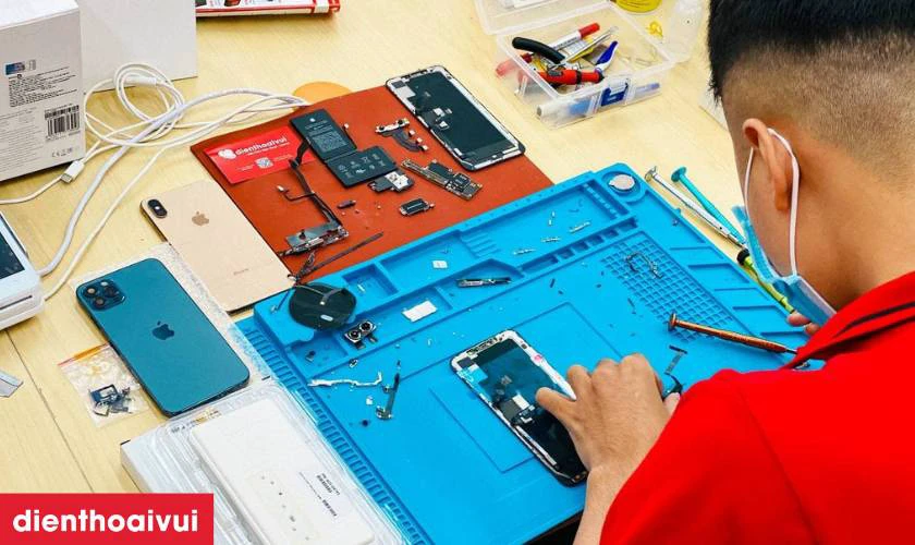 Quy tr&igrave;nh thay IC nguồn tại Điện Thoại Vui
