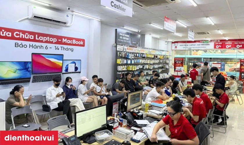 Địa chỉ thay IC sạc iPhone 15 Pro Max uy t&iacute;n tại TPHCM & H&agrave; Nội