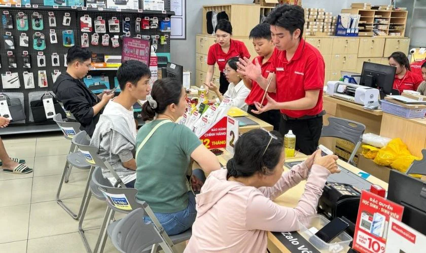 Thay khay SIM điện thoại uy t&iacute;n tại Điện Thoại Vui