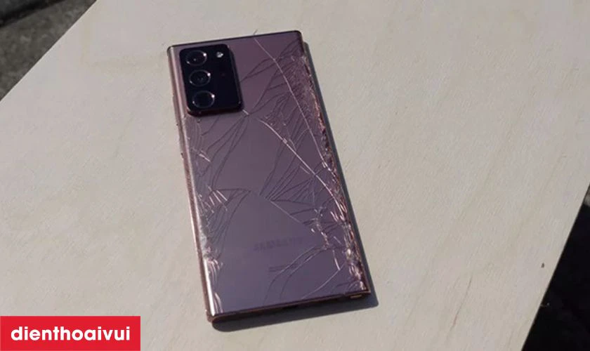 Trường hợp cần thay vỏ máy Samsung Galaxy Note 20