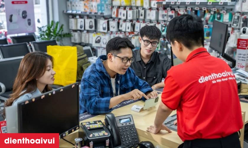 Quy tr&igrave;nh thay k&iacute;nh cảm ứng iPad 3 ch&iacute;nh h&atilde;ng Aries tại Điện Thoại Vui