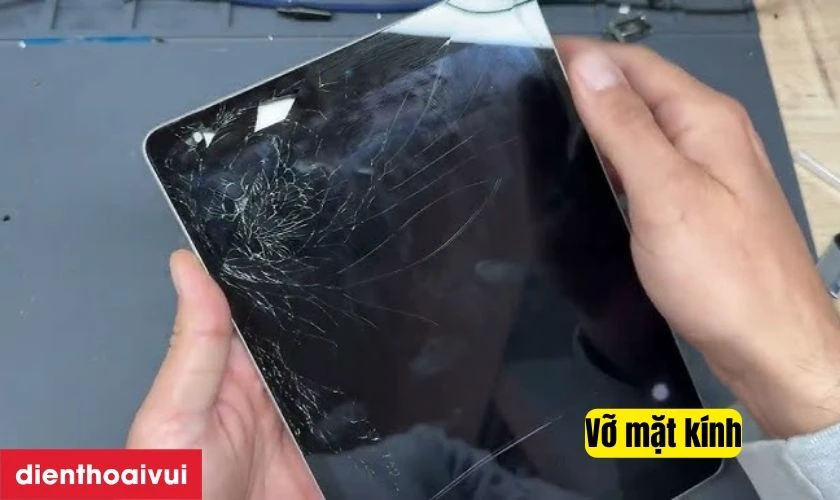 Mặt k&iacute;nh iPad bị nứt vỡ