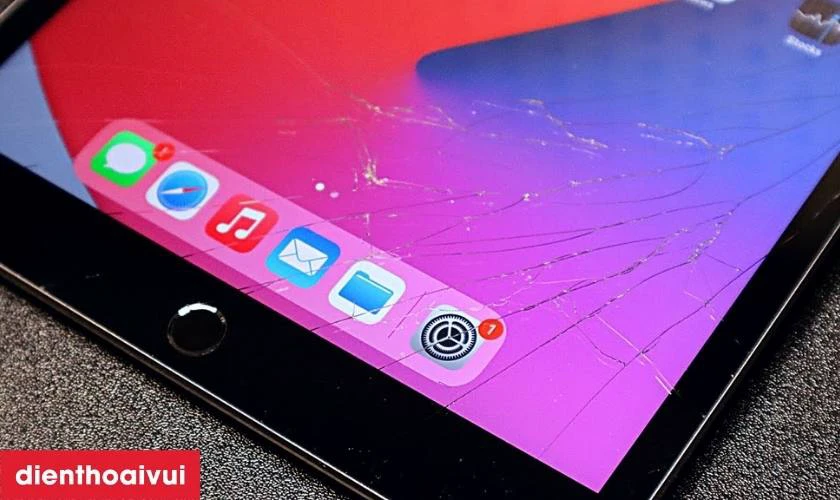Tại sao n&ecirc;n thay k&iacute;nh cảm ứng iPad Gen?