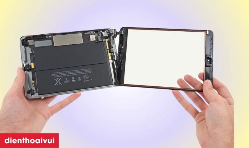 Thay k&iacute;nh cảm ứng iPad Mini l&agrave; g&igrave;?