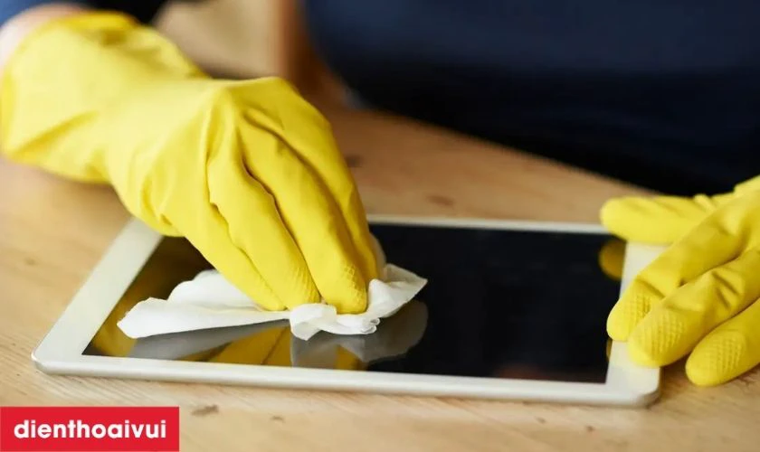 Cần l&agrave;m g&igrave; để bảo vệ m&agrave;n h&igrave;nh iPad Mini?