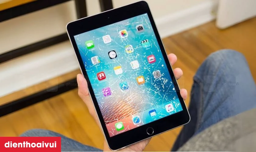 C&aacute;c dấu hiệu bạn cần thay k&iacute;nh cảm ứng iPad Mini 5 mới