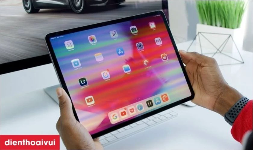 Ph&acirc;n biệt thay m&agrave;n h&igrave;nh v&agrave; thay mặt k&iacute;nh cảm ứng iPad Mini
