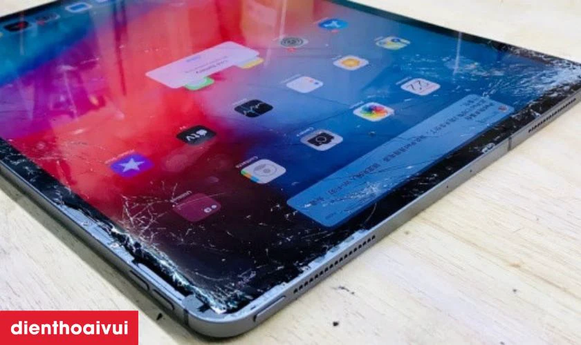 Các dấu hiệu nhận biết bạn cần thay kính cảm ứng mới