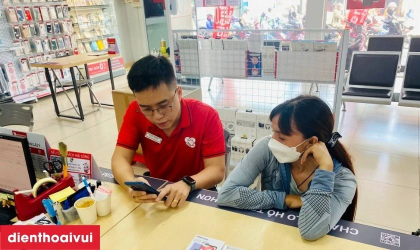 N&ecirc;n thay k&iacute;nh cảm ứng iPhone 11 ch&iacute;nh h&atilde;ng Orizin ở đ&acirc;u uy t&iacute;n, lấy liền lại TPHCM v&agrave; H&agrave; Nội