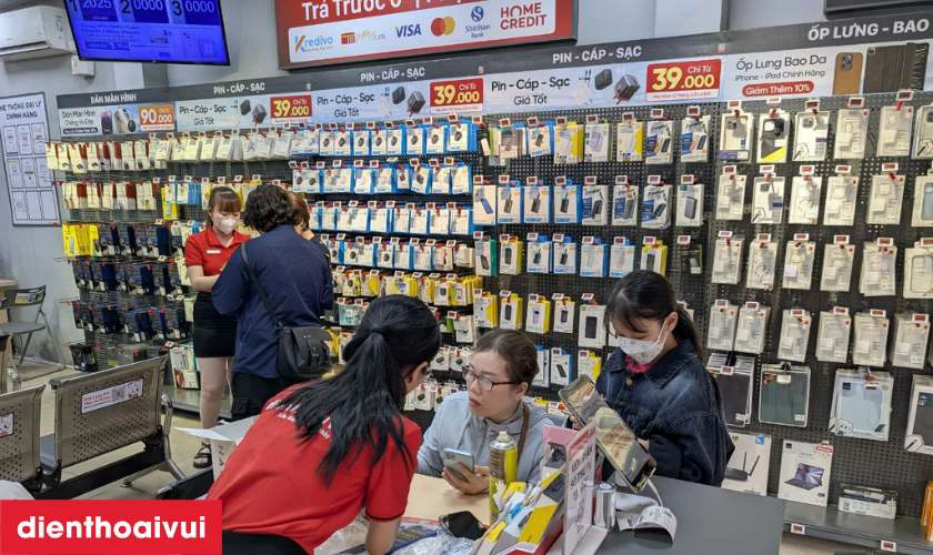Quy tr&igrave;nh thay k&iacute;nh cảm ứng iPhone 14 ch&iacute;nh h&atilde;ng Feaglet tại Điện Thoại Vui
