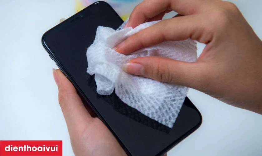 Nguyên nhân tại sao điện thoại dễ bị nứt vỡ mặt kính
