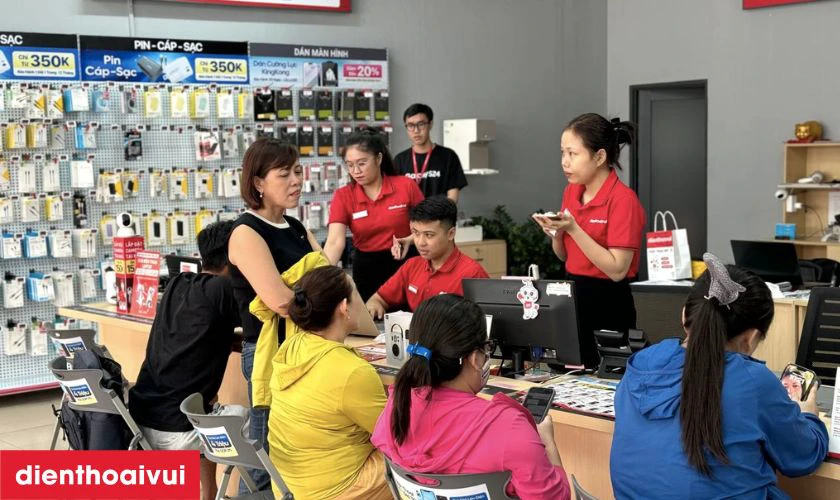 Cửa h&agrave;ng thay k&iacute;nh camera iPhone 14 Pro Max viền d&agrave;y 1X ch&iacute;nh h&atilde;ng, lấy liền tại Điện Thoại Vui