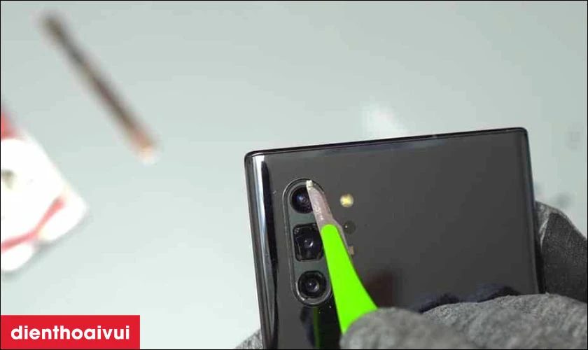 Thay k&iacute;nh camera Samsung Galaxy Note 10 l&agrave; g&igrave;?