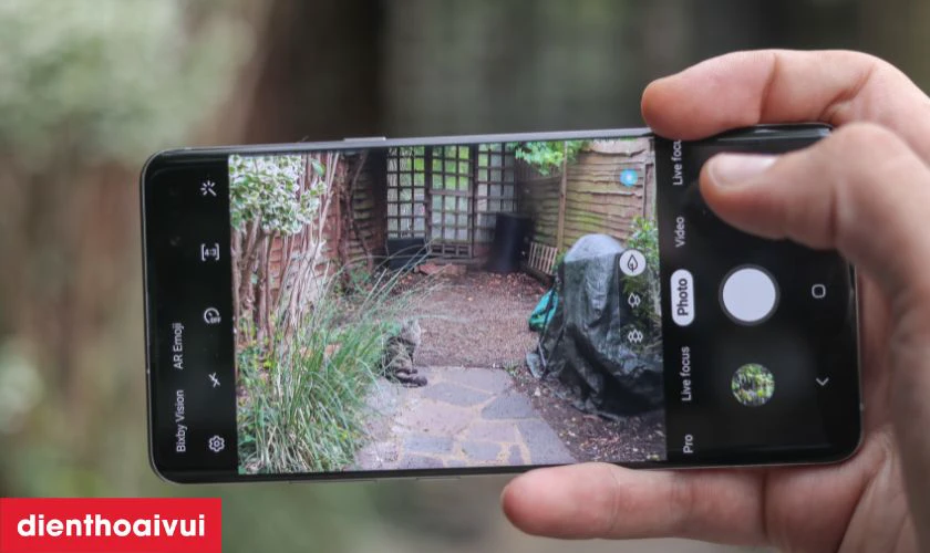 C&oacute; n&ecirc;n thay k&iacute;nh camera Samsung Galaxy S10 kh&ocirc;ng?