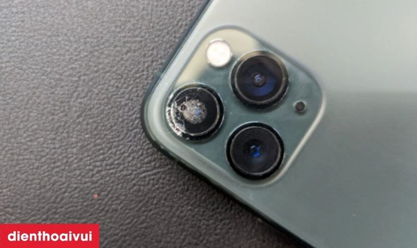 Khi n&agrave;o bạn cần thay k&iacute;nh camera sau iPhone 12 Pro Max viền d&agrave;y 1x?