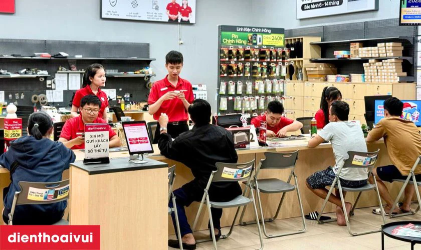 Dịch vụ thay k&iacute;nh camera sau iPhone 12 Pro Max viền mỏng ch&iacute;nh h&atilde;ng, lấy liền tại Điện Thoại Vui