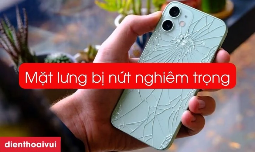 Khi n&agrave;o bạn cần thay k&iacute;nh lưng iPhone 12 Mini?