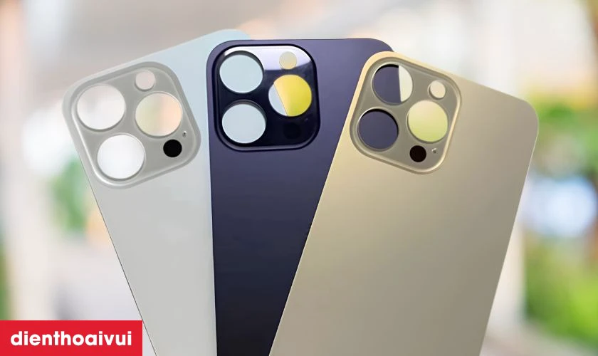 Những điều bạn cần biết về dịch vụ thay k&iacute;nh lưng iPhone