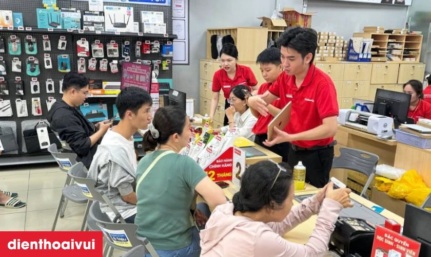 Địa chỉ thay k&iacute;nh lưng iPhone uy t&iacute;n