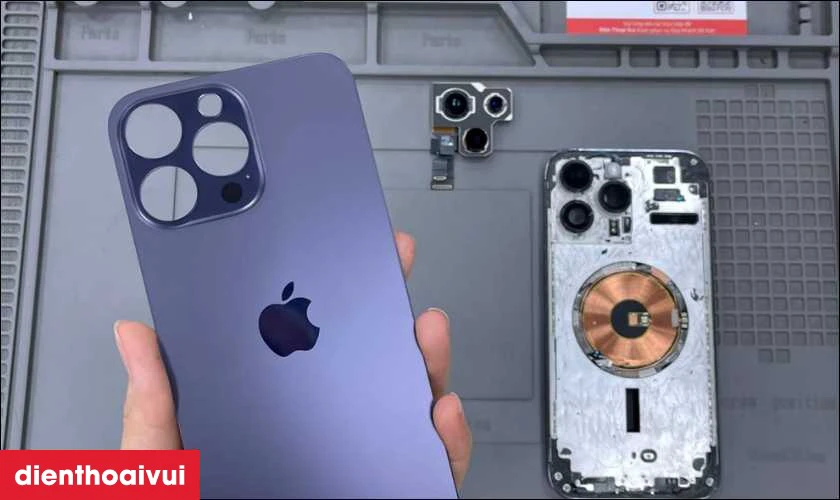 C&oacute; n&ecirc;n thay k&iacute;nh lưng iPhone 14 Pro Max ch&iacute;nh h&atilde;ng Aries