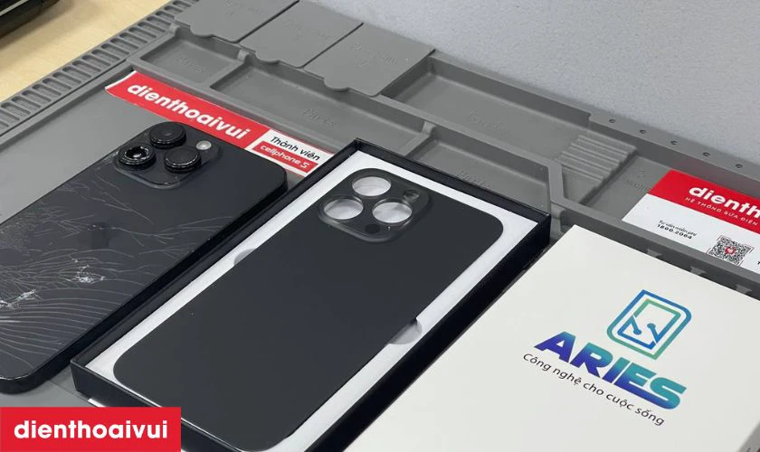 Thay kính lưng iPhone 15 Pro Max chính hãng Aries ở đâu uy tín, lấy liền lại TPHCM và Hà Nội