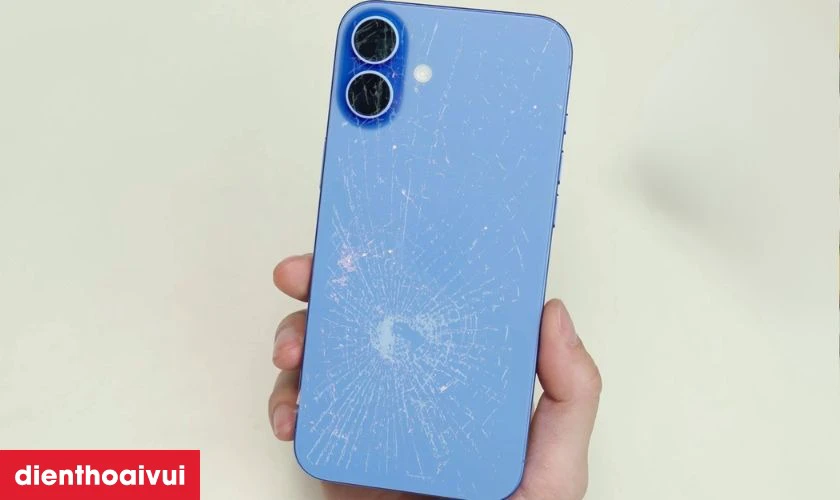 Khi n&agrave;o bạn cần thay k&iacute;nh lưng điện thoại iPhone 16