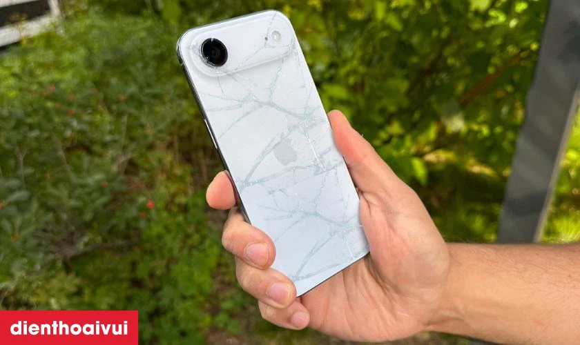 Khi nào cần thay kính lưng iPhone Air GENA?