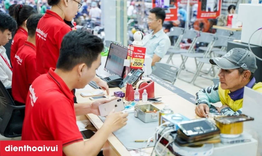 Thời gian thay nhanh chóng, hỗ trợ khách hàng không phải chờ đợi lâu