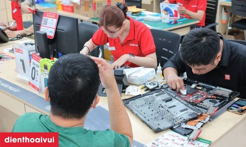 Quy tr&igrave;nh sửa chữa minh bạch, kh&aacute;ch h&agrave;ng c&oacute; thể theo d&otilde;i trực tiếp