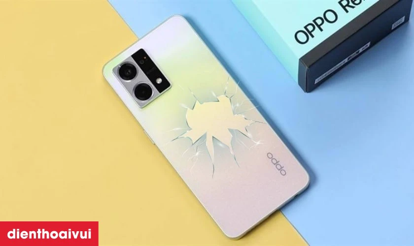 Khi n&agrave;o bạn n&ecirc;n thay k&iacute;nh lưng Safety OPPO Reno 8