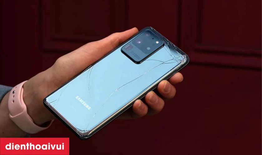 Khi n&agrave;o bạn n&ecirc;n thay k&iacute;nh lưng?