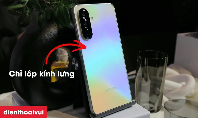 Thay k&iacute;nh lưng Samsung Galaxy A36 l&agrave; g&igrave;