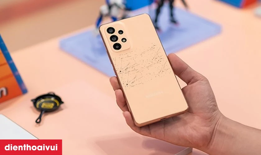 Dấu hiệu n&agrave;o bạn cần thay k&iacute;nh lưng Samsung Galaxy A53
