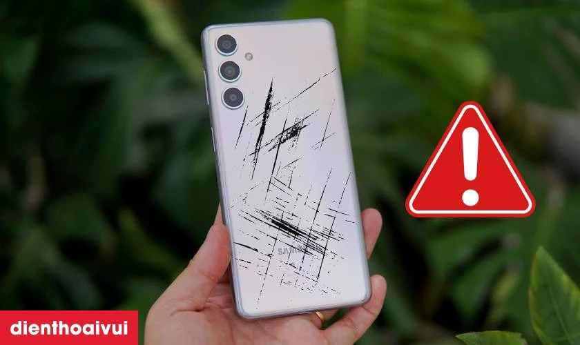 Khi nào bạn cần thay kính lưng Samsung Galaxy M54