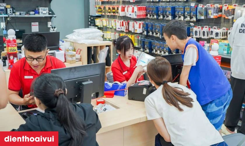Quy tr&igrave;nh thay k&iacute;nh lưng Samsung Galaxy S24 Plus nhanh ch&oacute;ng tại Điện Thoại Vui