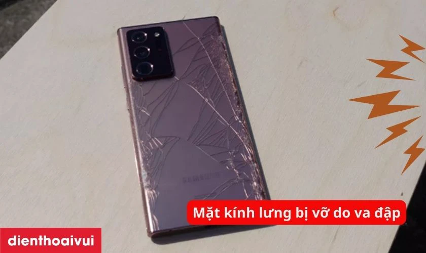 Khi n&agrave;o cần thay k&iacute;nh lưng Samsung Galaxy Z Fold 6?