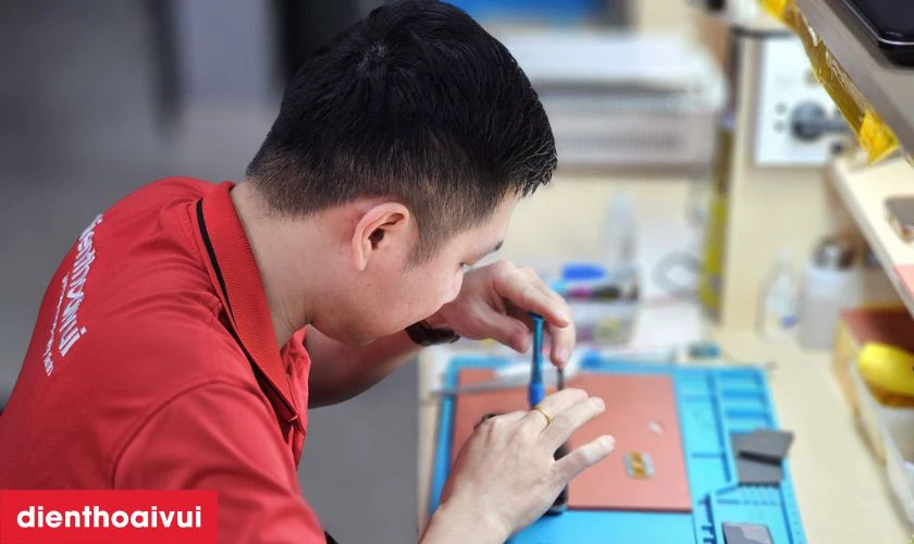Chọn địa chỉ uy t&iacute;n để thay k&iacute;nh lưng