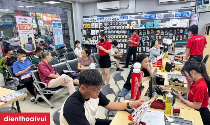 Địa chỉ thay k&iacute;nh lưng Samsung S22 Plus uy t&iacute;n, lấy liền tại TPHCM v&agrave; H&agrave; Nội