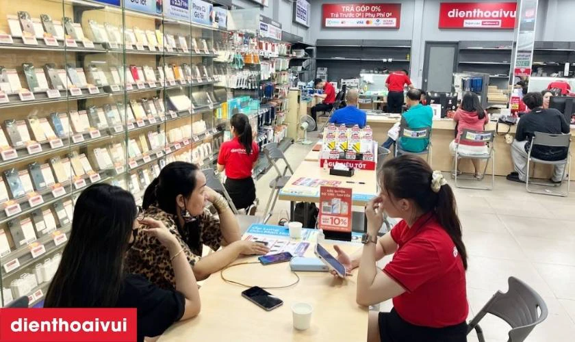 Quy trình thay kính lưng Vivo lấy liền, minh bạch, uy tín tại Điện Thoại Vui