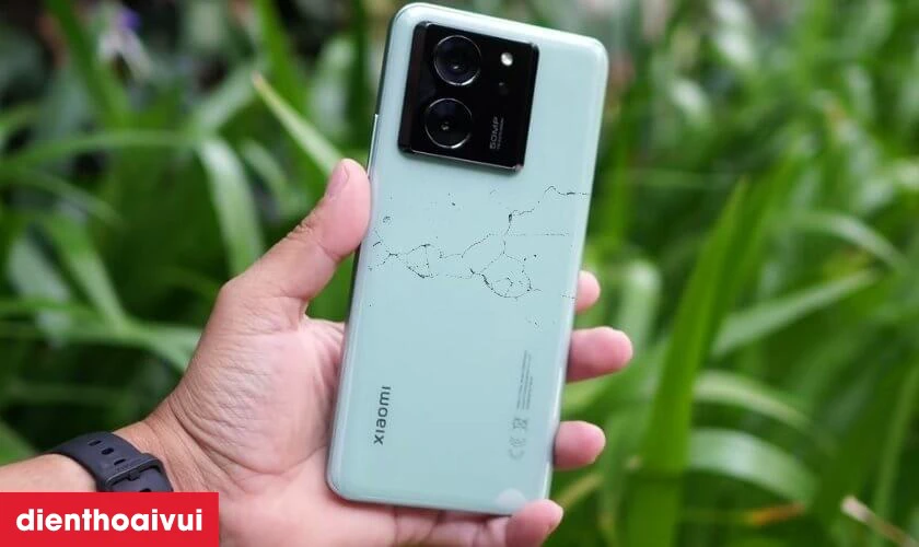 Khi nào cần thay kính lưng Xiaomi 13T?