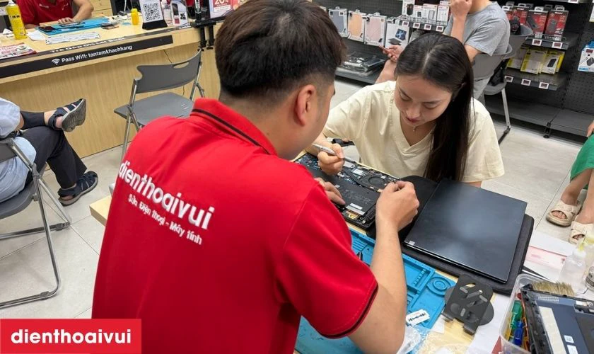 Quy trình thay kính lưng Xiaomi Redmi K40 Pro tại Điện Thoại Vui