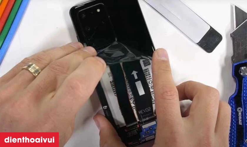 Những lưu &yacute; trước khi thay k&iacute;nh lưng Xiaomi Redmi K50
