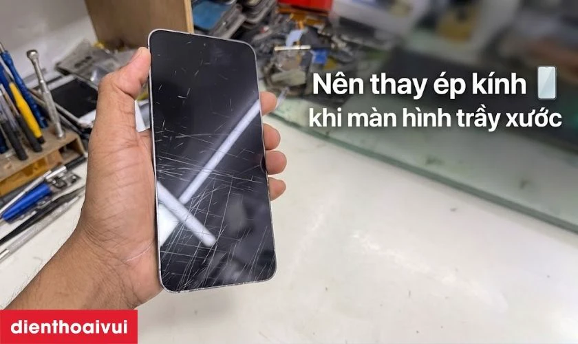 Khi n&agrave;o cần thay &eacute;p k&iacute;nh Samsung S21 Plus