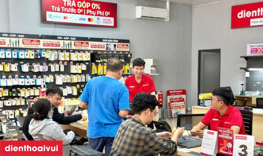 Những ưu điểm của cửa h&agrave;ng Điện Thoại Vui